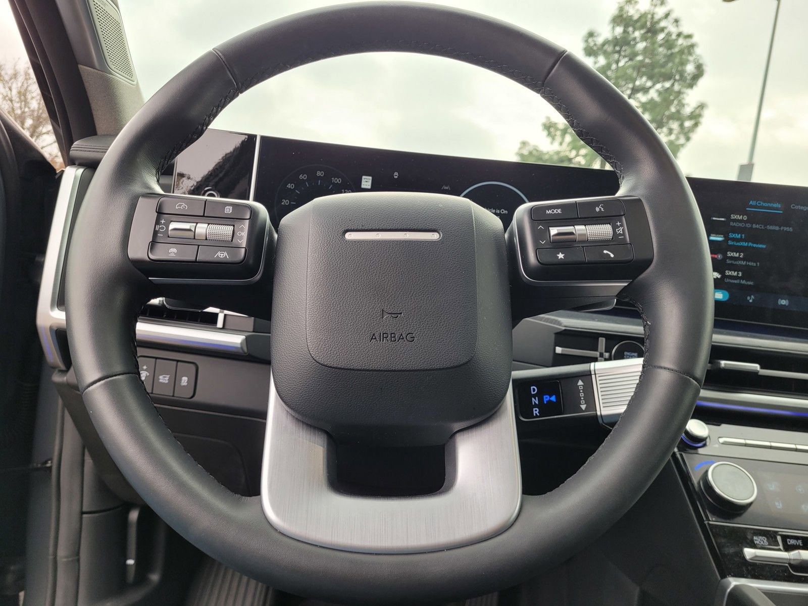 Used 2025 Hyundai Santa Fe Limited image 32