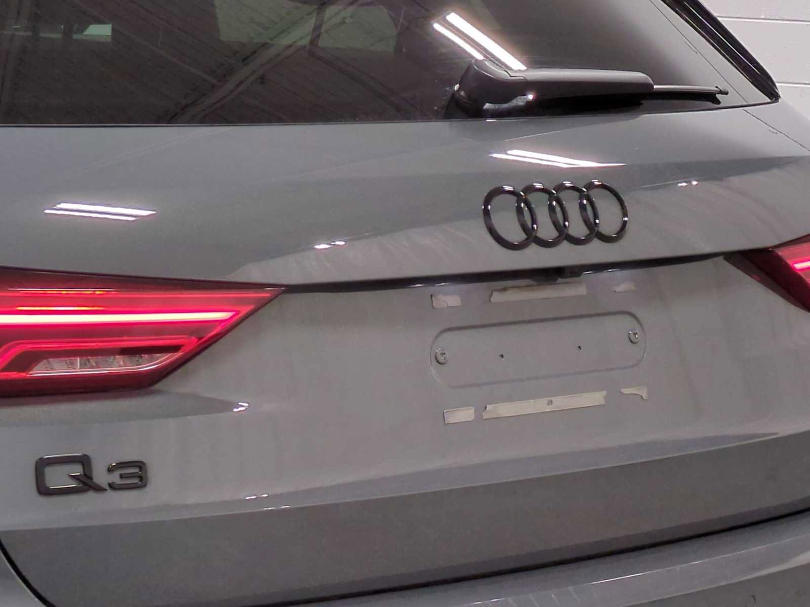 Used 2023 Audi Q3 2.0T Premium w/ Convenience Package image 8