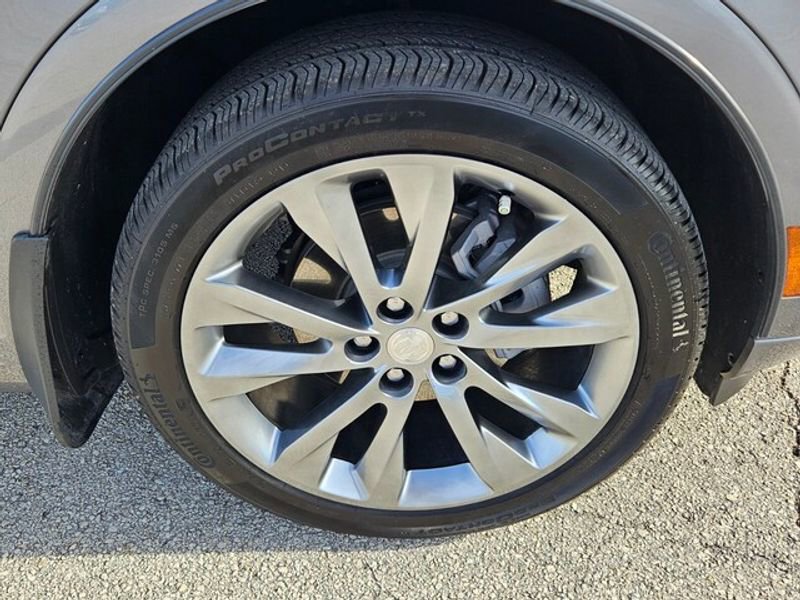 Used 2021 Buick Envision Avenir w/ Technology Package II image 15