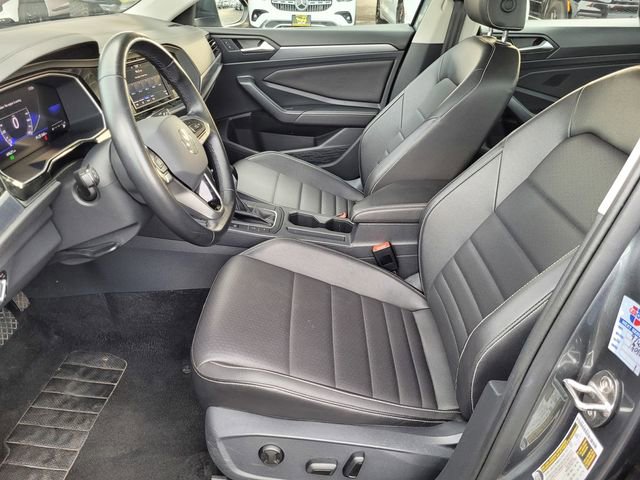 Used 2024 Volkswagen Jetta SE image 16