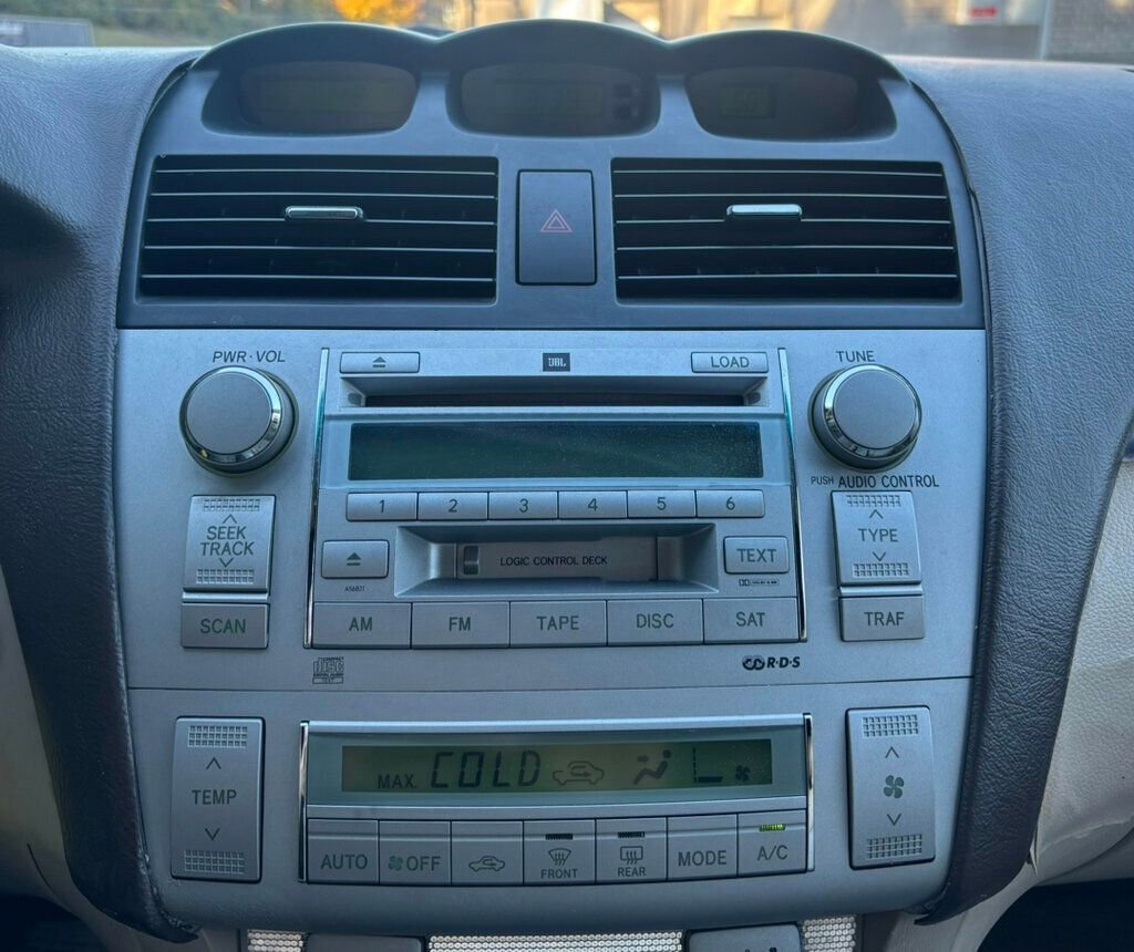 Used 2005 Toyota Solara SE image 21