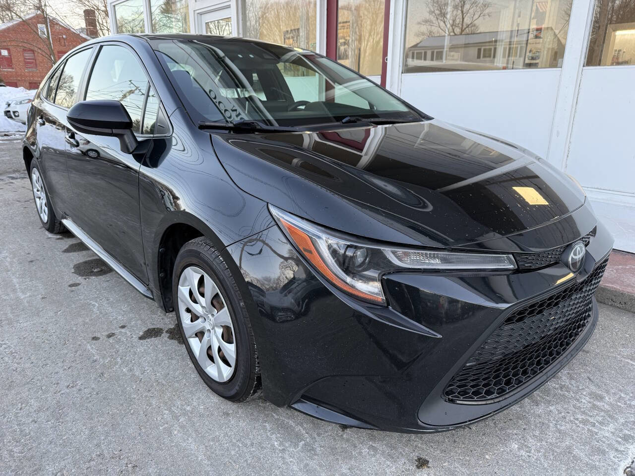 Used 2020 Toyota Corolla LE image 3