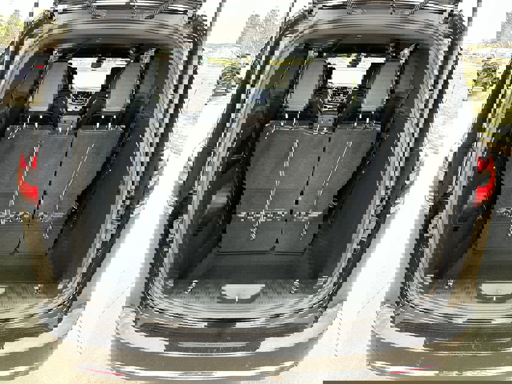 Used 2025 Chrysler Pacifica Select image 22