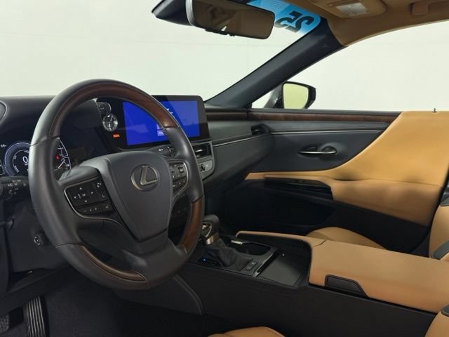Certified 2025 Lexus ES 300h w/ Technology Package FWD image 4