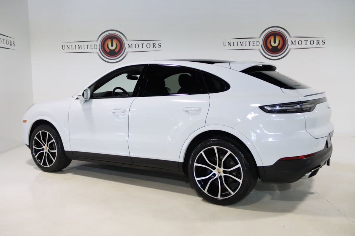 Used 2023 Porsche Cayenne Coupe w/ Towing Package w/o Tow Ball AWD/4WD image 3