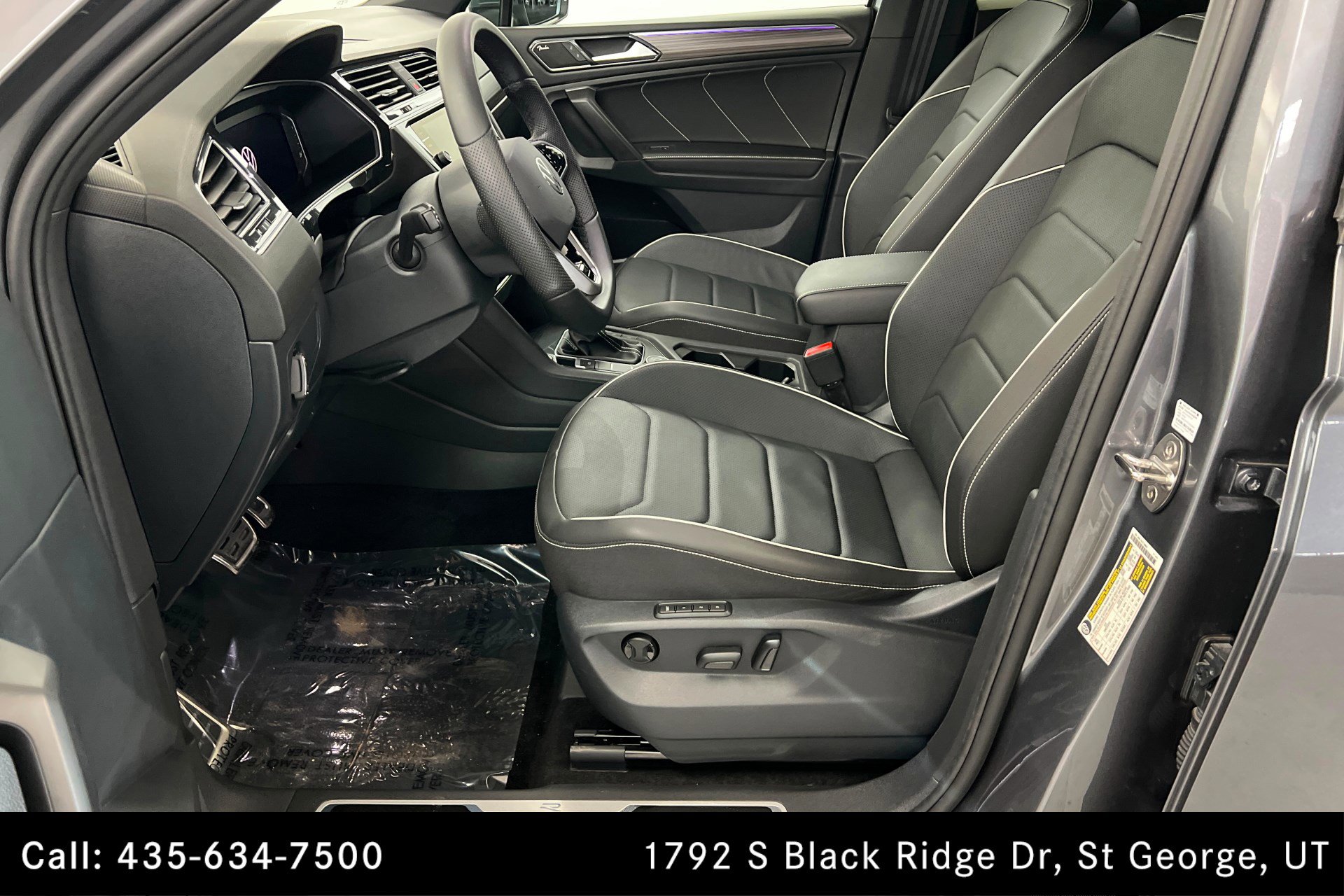 Used 2024 Volkswagen Tiguan SEL R-Line image 17