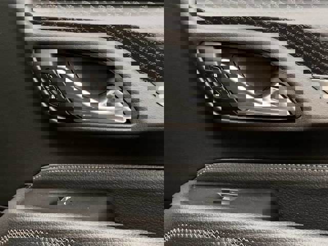 Used 2021 GMC Yukon Denali w/ Denali Premium Package image 27