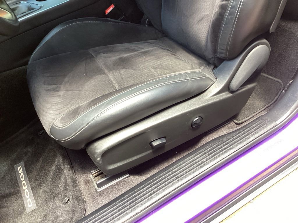 Used 2016 Dodge Challenger R/T Scat Pack w/ Leather Interior Group RWD image 26