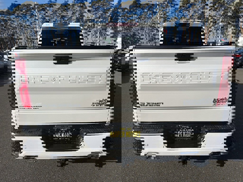 Used 2022 Chevrolet Silverado 1500 High Country w/ Z71 Off-Road Package image 6