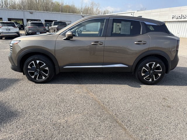 Used 2025 Nissan Kicks SV AWD/4WD image 6