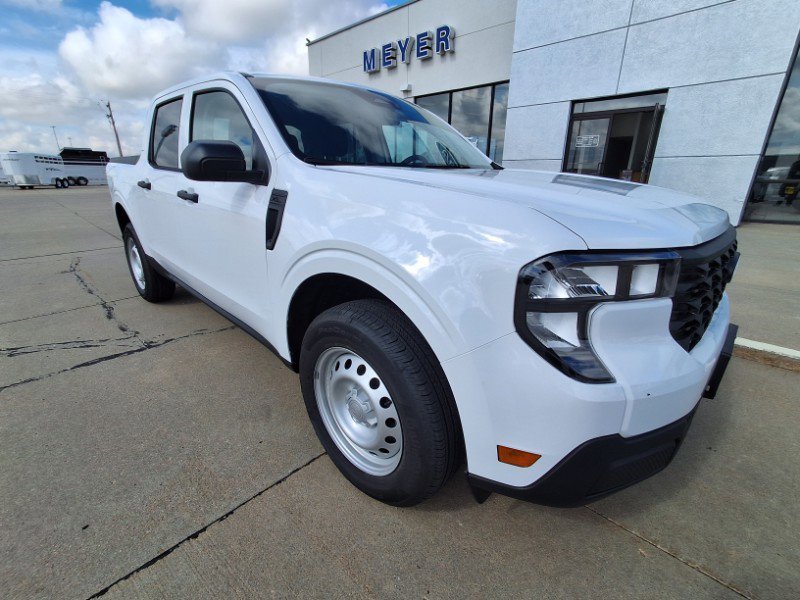 Used 2025 Ford Maverick XL w/ Equipment Group 101A image 2