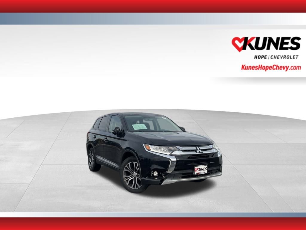 Used 2017 Mitsubishi Outlander SE image 1