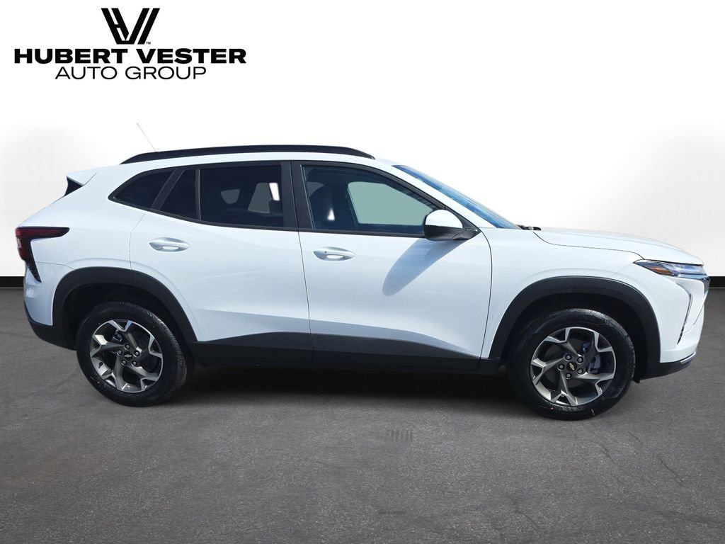 New 2026 Chevrolet Trax LT w/ Driver Confidence Package FWD image 5