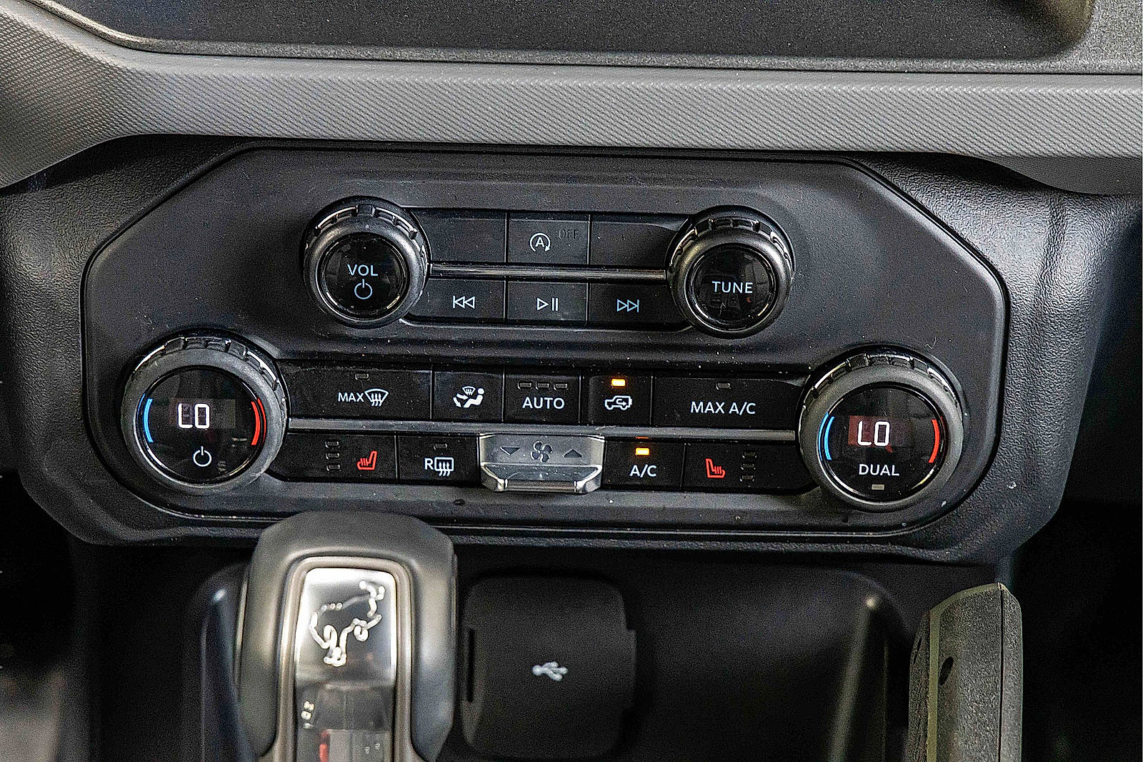 Used 2024 Ford Bronco Everglades image 13