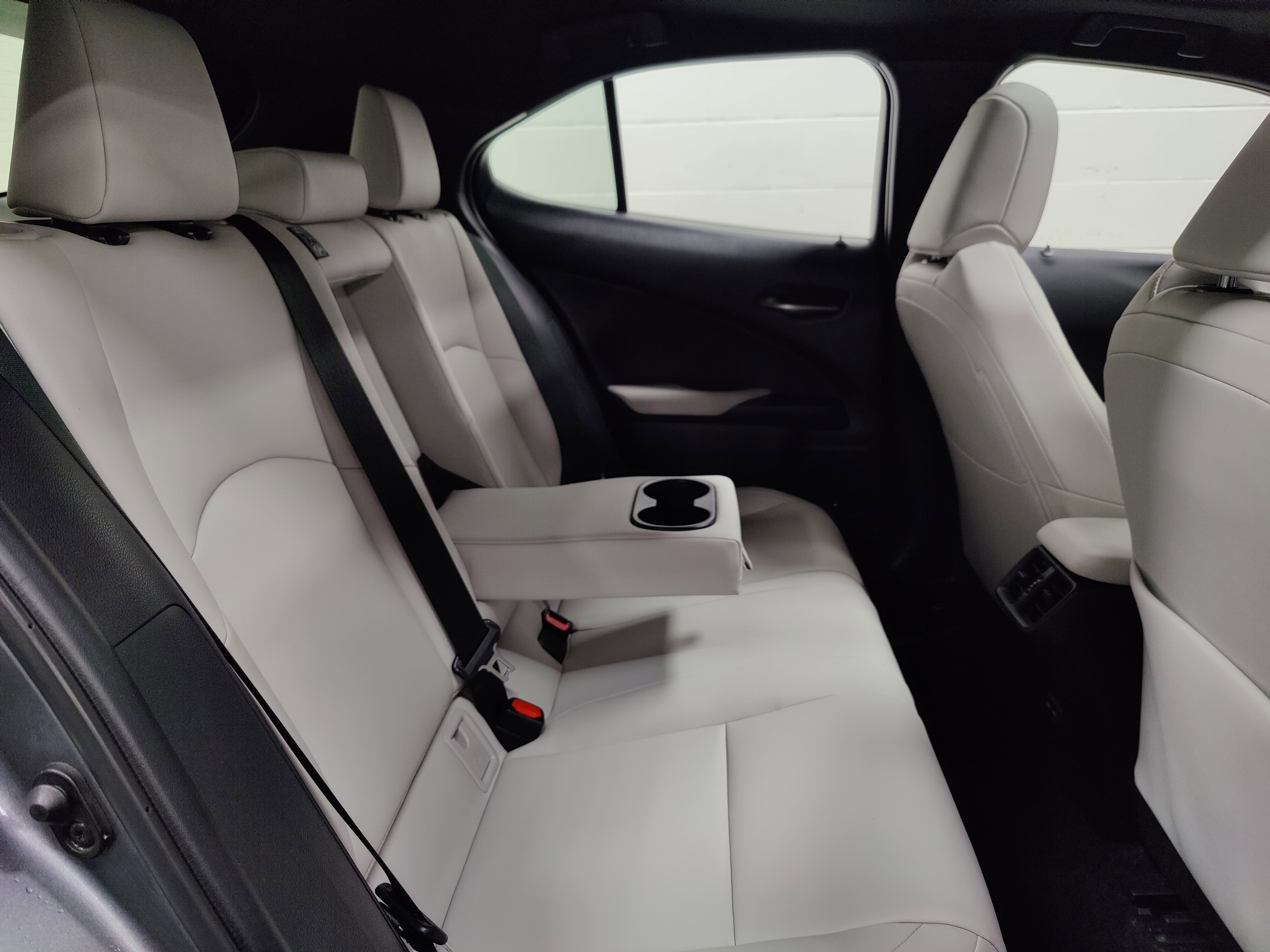 Used 2021 Lexus UX 250h w/ Premium Package image 17