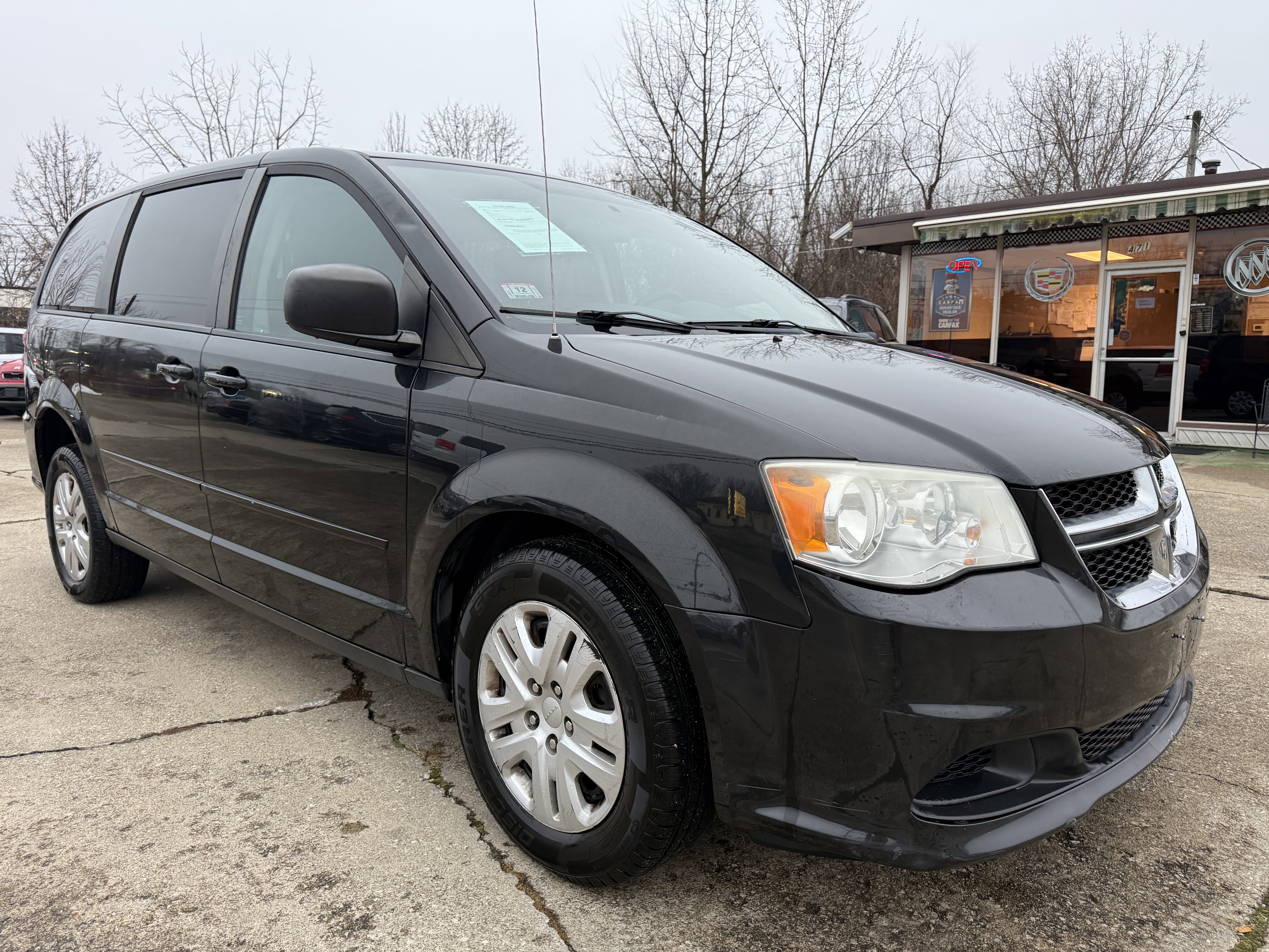 Used 2014 Dodge Grand Caravan SE w/ Quick Order Package 29E SE image 3