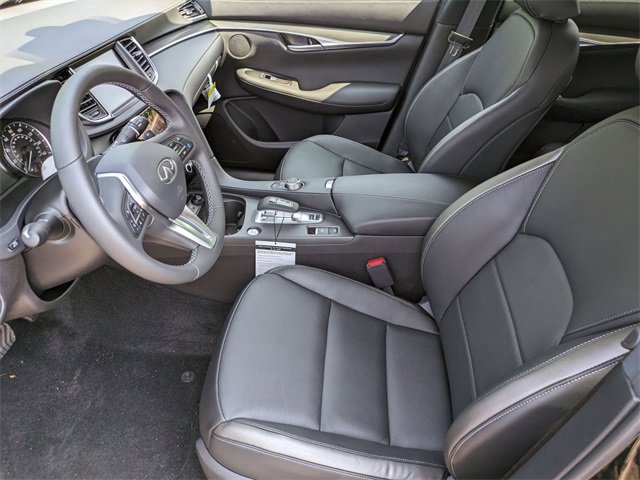 New 2025 INFINITI QX50 Luxe image 12