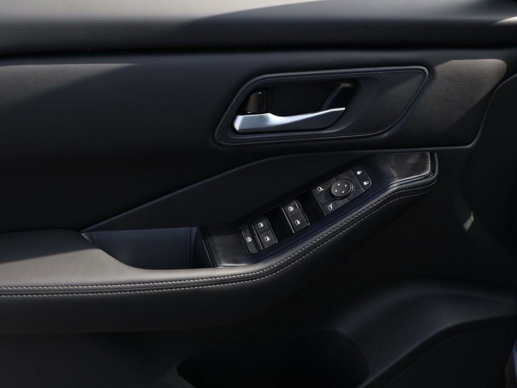 New 2026 Nissan Rogue SV image 24