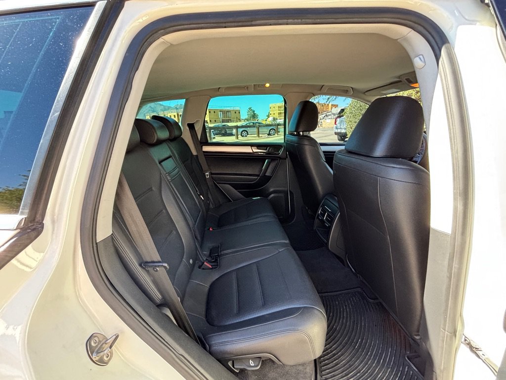 Used 2011 Volkswagen Touareg Sport AWD/4WD image 21