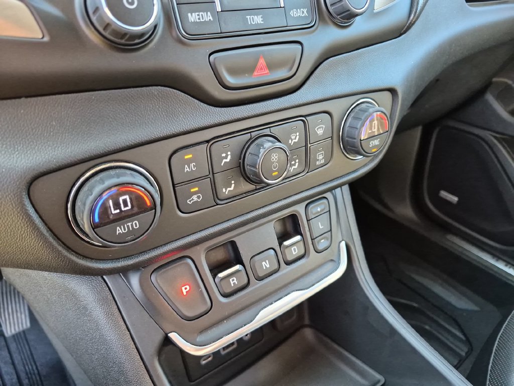 Used 2018 GMC Terrain Denali w/ Driver Alert Package II FWD image 23