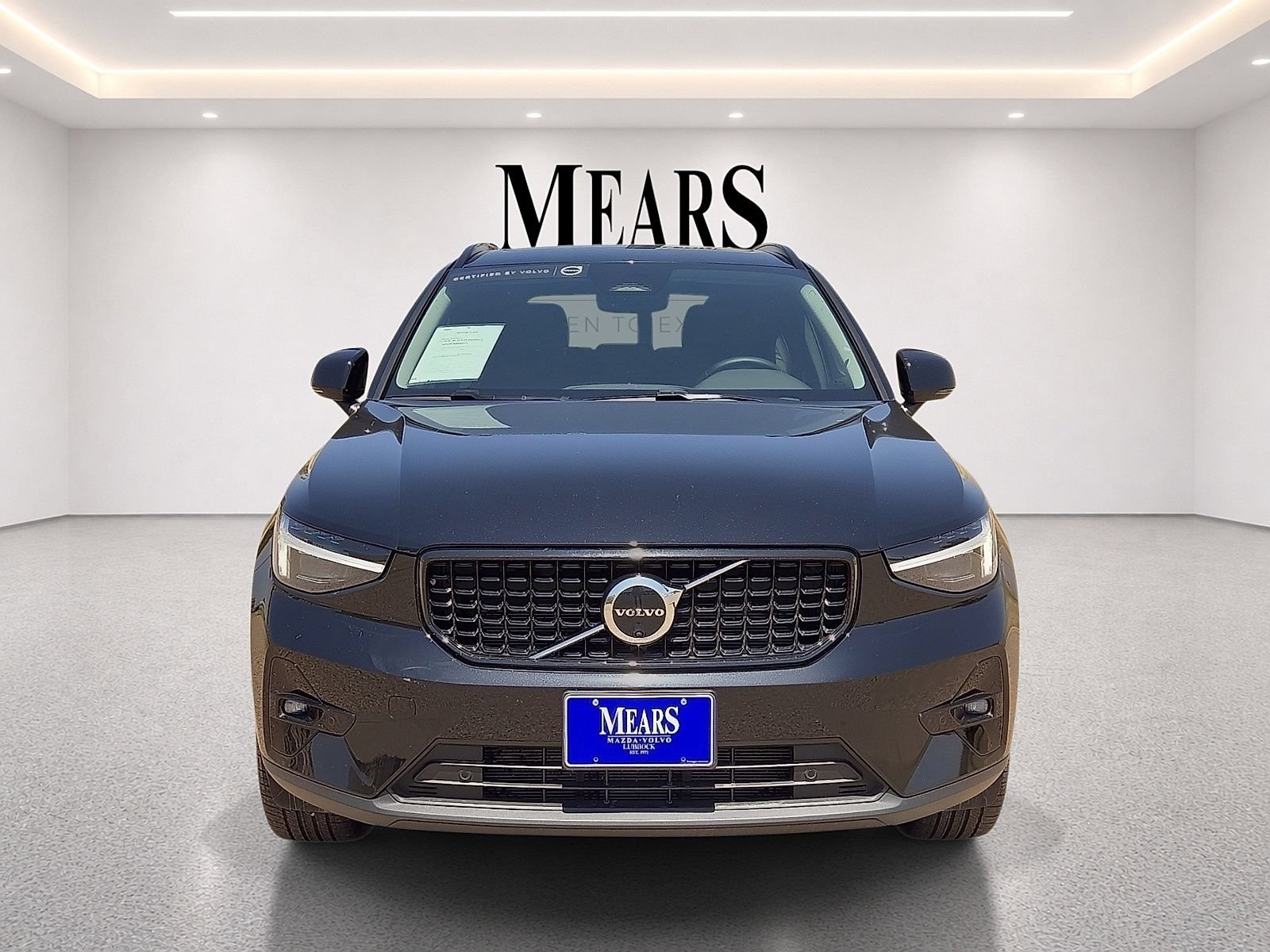 Certified 2026 Volvo XC40 B5 Plus AWD/4WD image 8