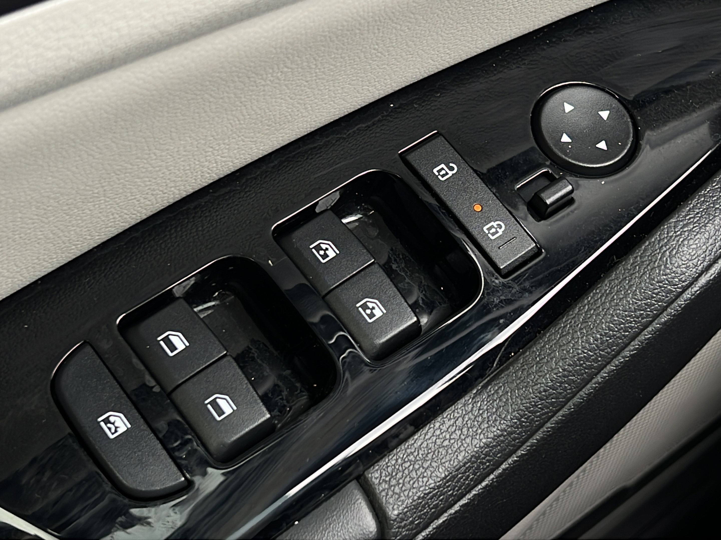 Certified 2023 Kia Sportage EX FWD image 18