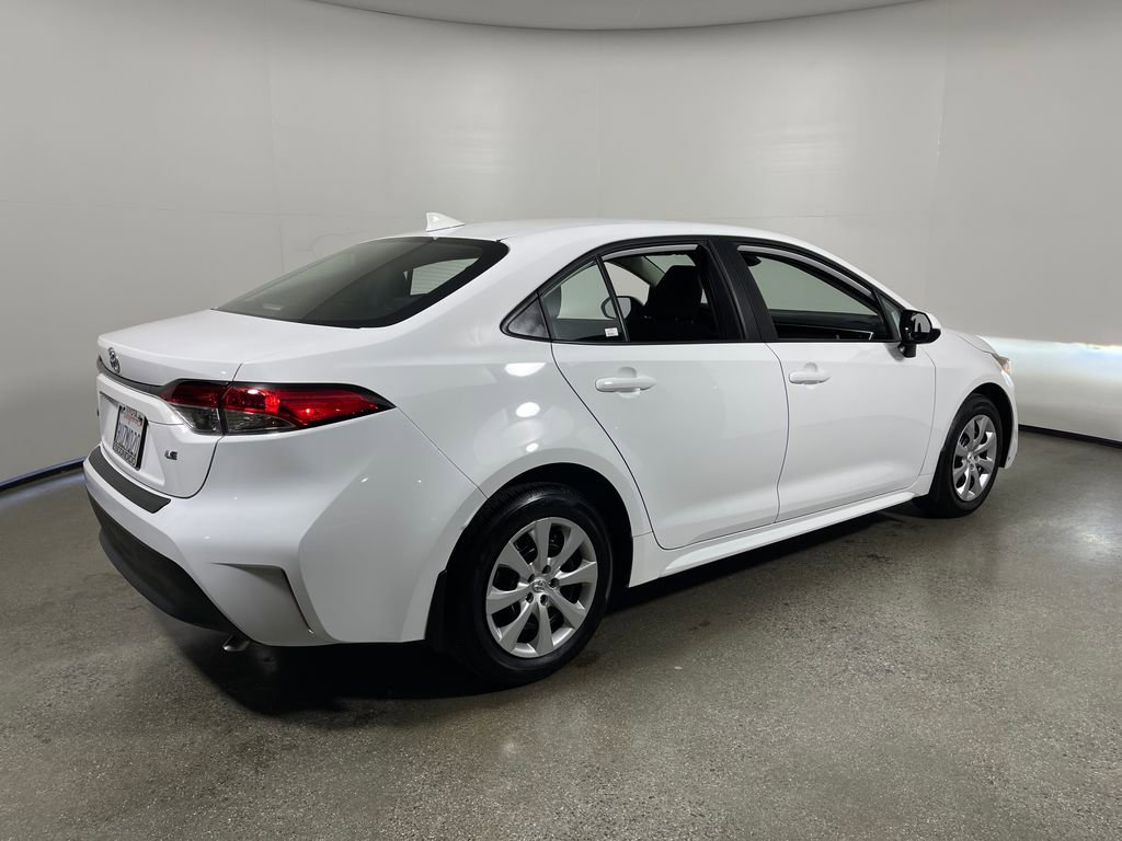 Certified 2025 Toyota Corolla LE FWD image 3