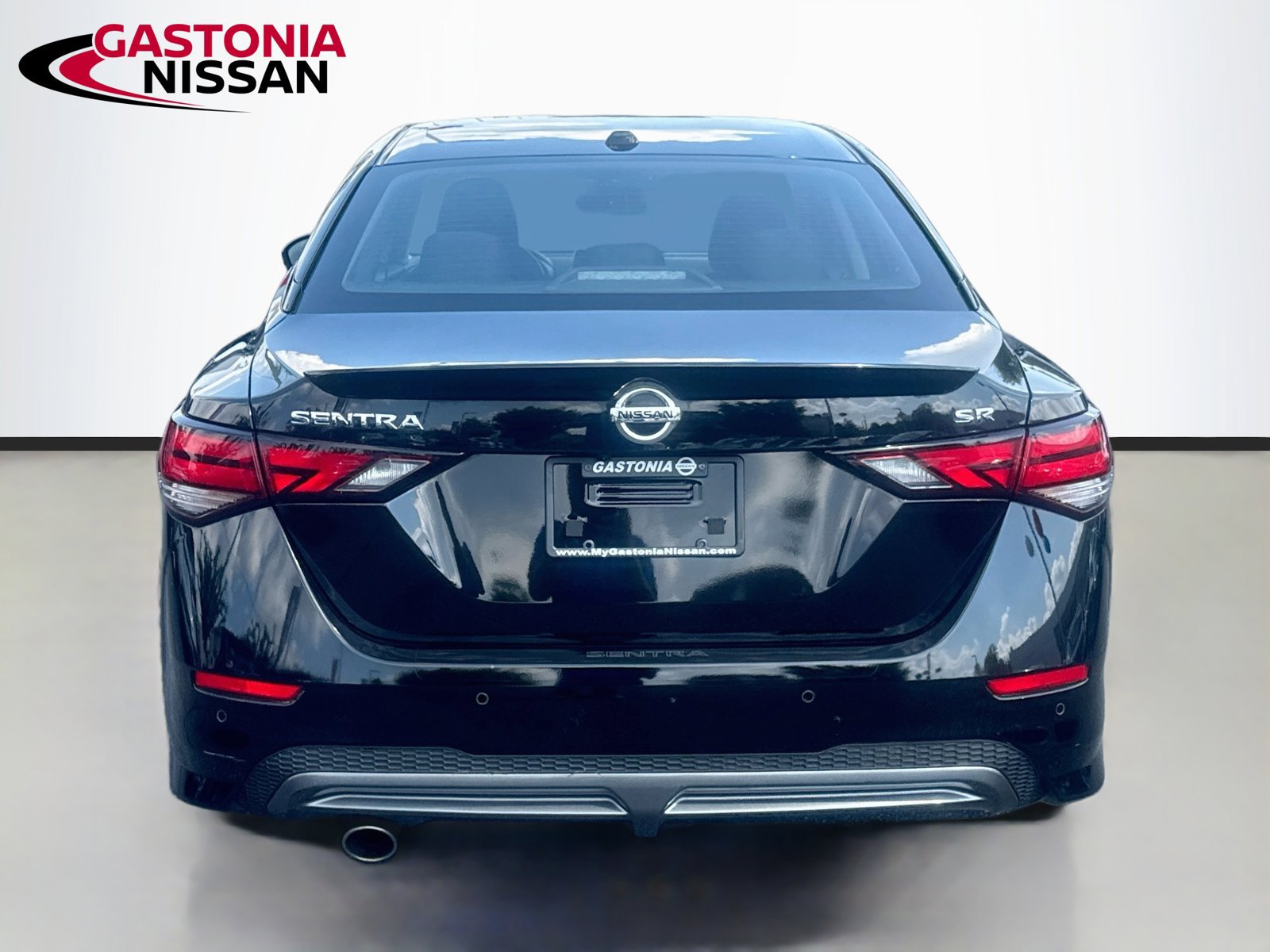Used 2022 Nissan Sentra SR w/ Electronics Package FWD image 7