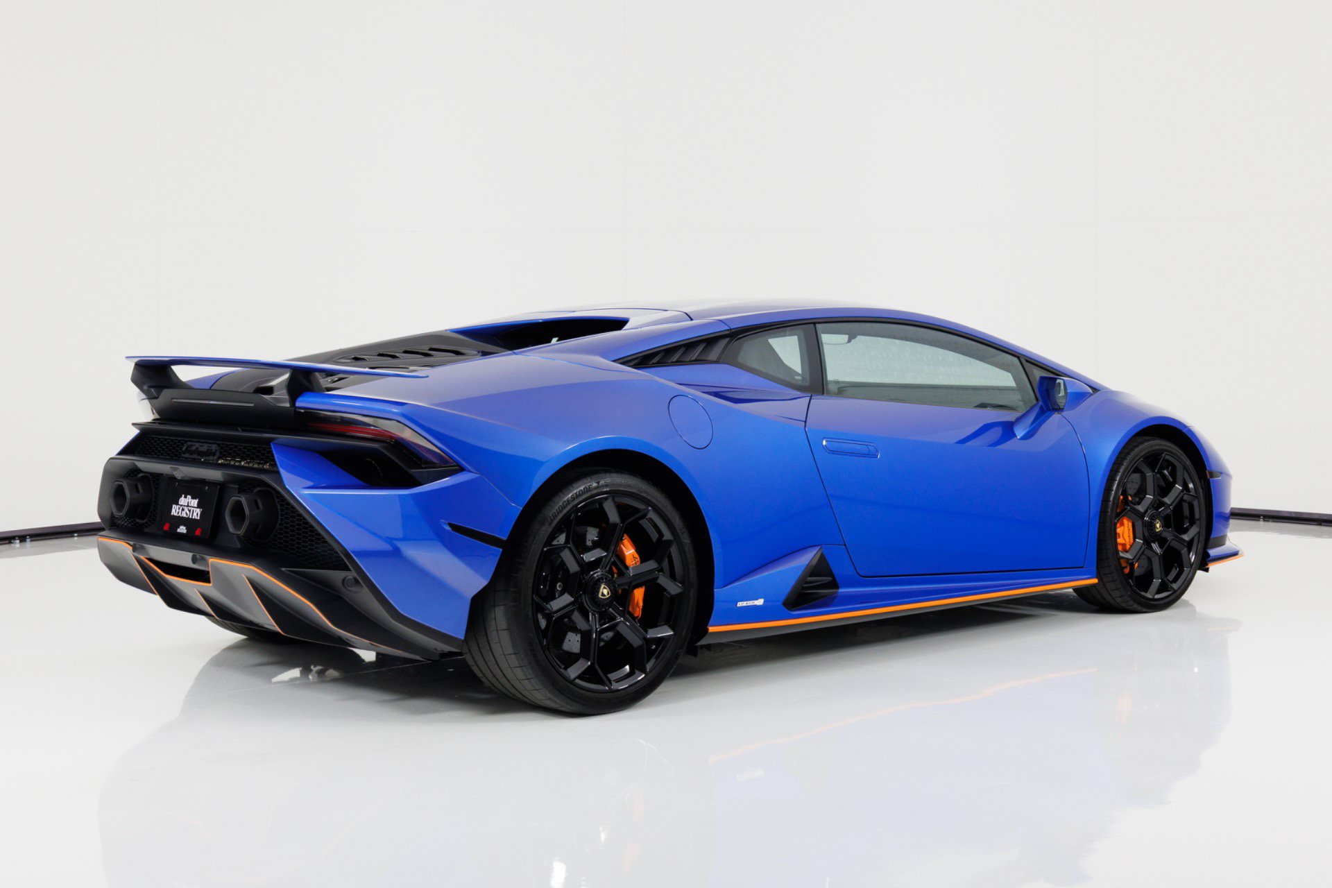 Used 2023 Lamborghini Huracan Tecnica RWD image 3
