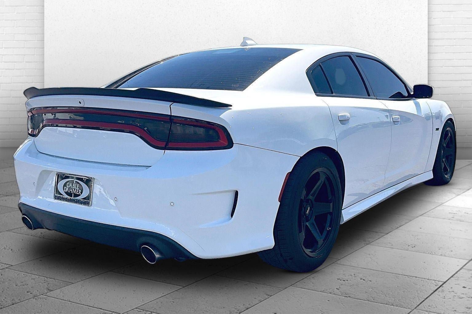 Used 2016 Dodge Charger R/T Scat Pack w/ Beats Audio Group RWD image 14