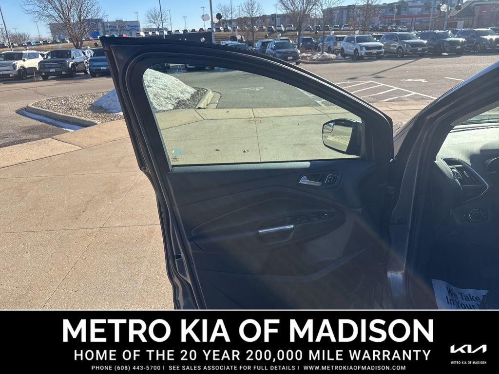 Used 2013 Ford Escape Titanium w/ Class II Trailer Tow Pkg image 11