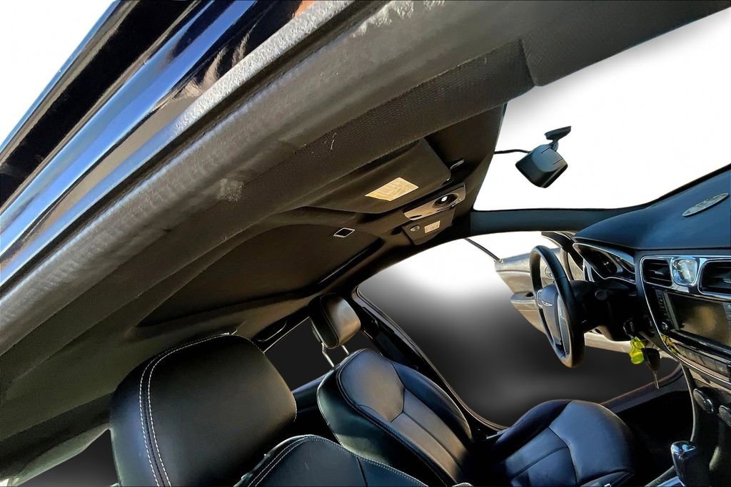 Used 2011 Chrysler 200 Limited FWD image 22