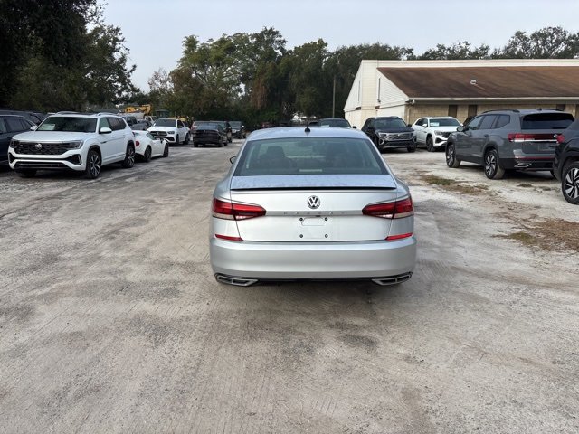 Used 2020 Volkswagen Passat 2.0T R-Line image 17
