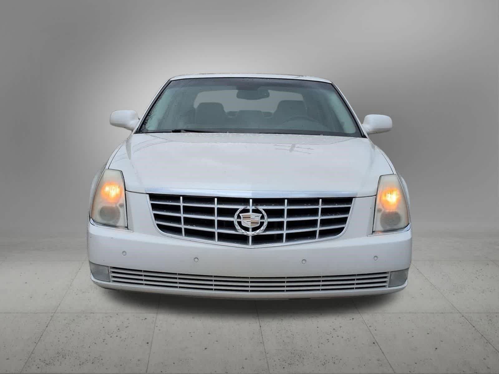 Used 2008 Cadillac DTS w/ Sun And Sound Package image 9