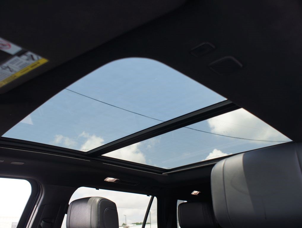 Used 2023 Toyota Sequoia Platinum AWD/4WD image 6