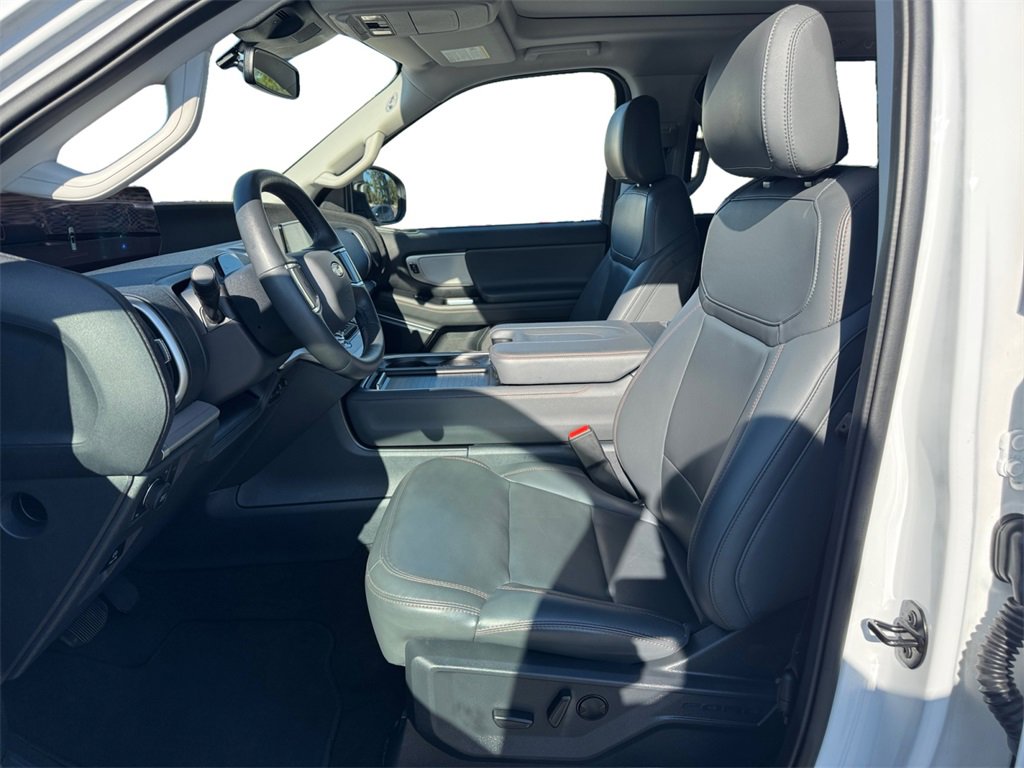 Used 2025 Ford Expedition Active image 9