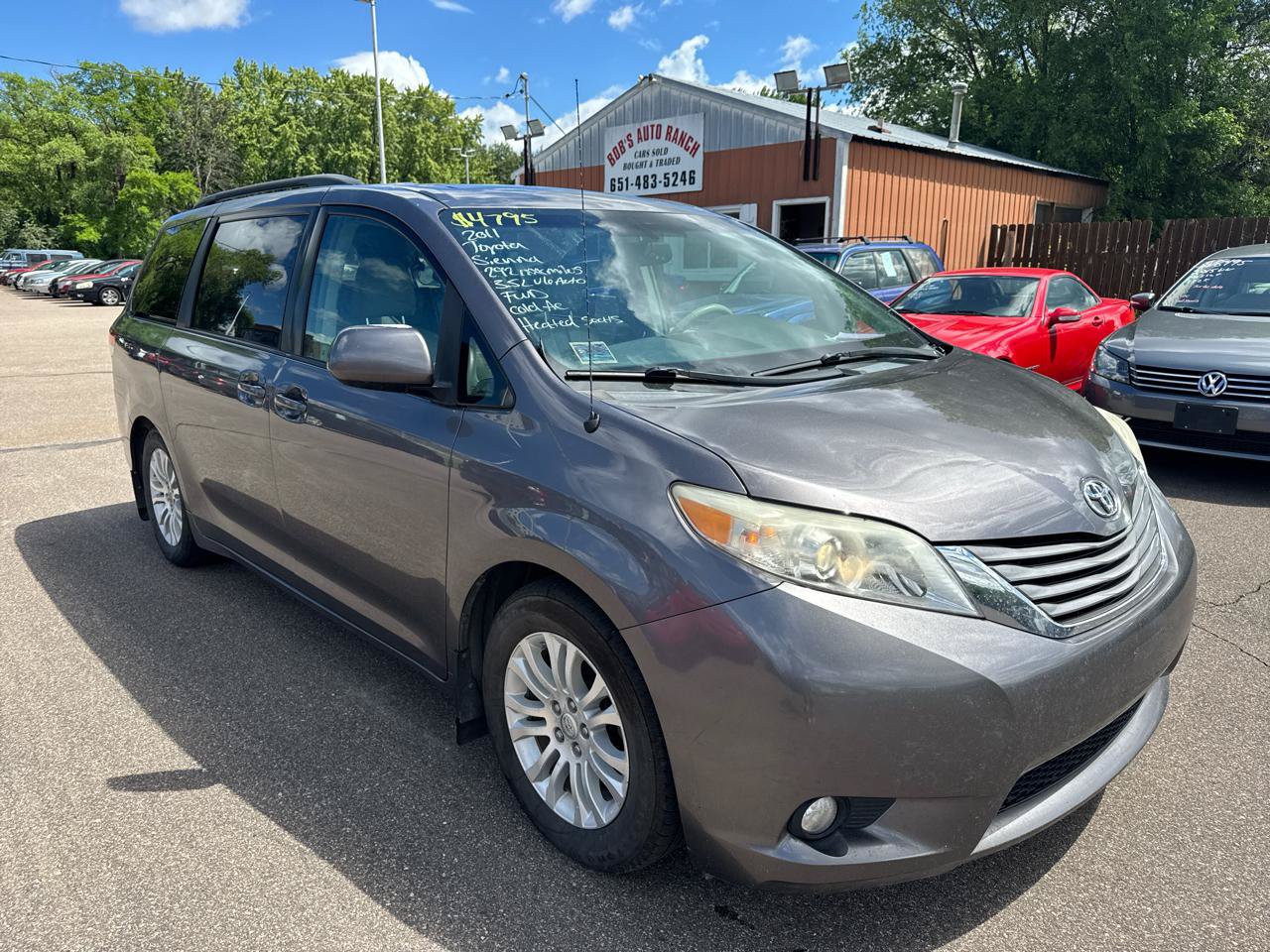 Used 2011 Toyota Sienna XLE FWD image 3