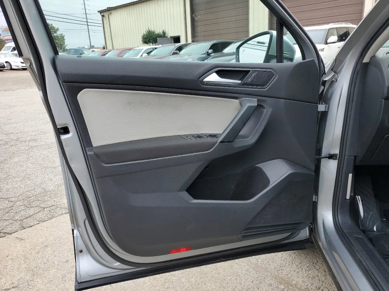 Used 2019 Volkswagen Tiguan S image 15