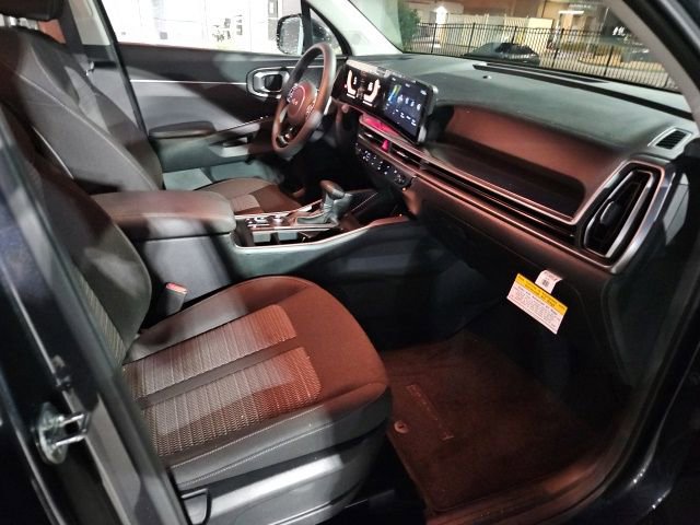 Used 2025 Kia Sorento LX image 33