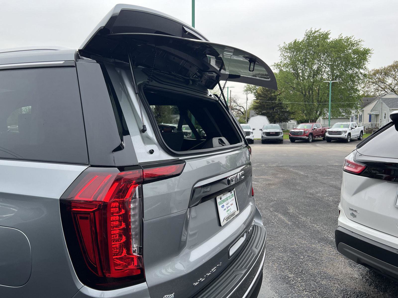 Used 2023 GMC Yukon Denali Ultimate AWD/4WD image 60