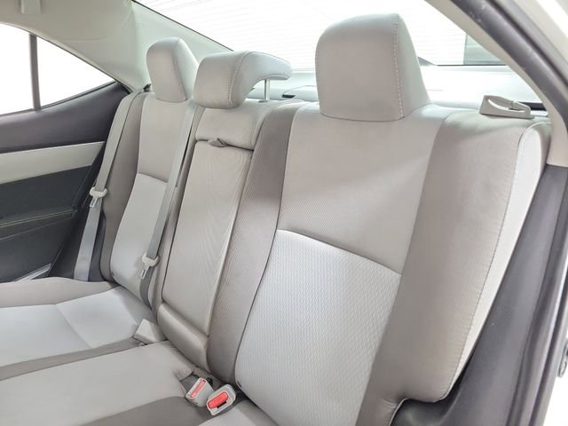 Used 2018 Toyota Corolla LE FWD image 13