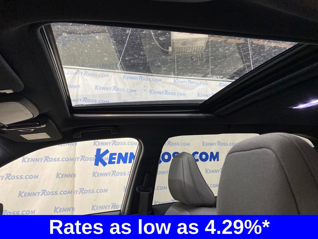 Used 2025 Subaru Forester Premium image 12