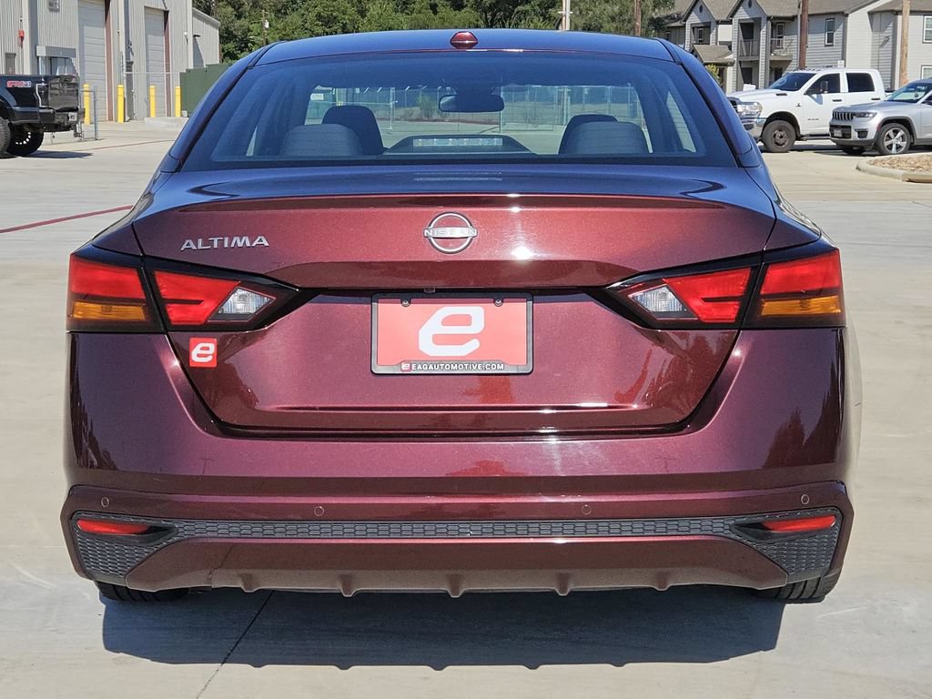 Used 2025 Nissan Altima 2.5 SV FWD image 6