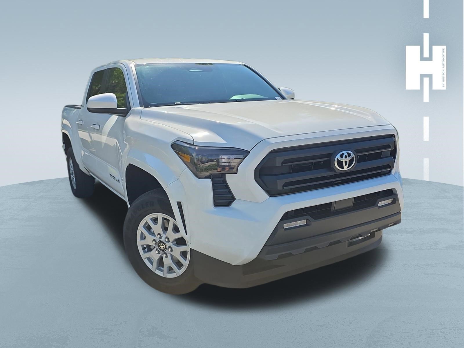 Used 2025 Toyota Tacoma SR5 AWD/4WD image 1