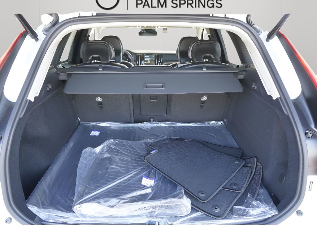New 2025 Volvo XC60 B5 Core w/ Climate Package image 20