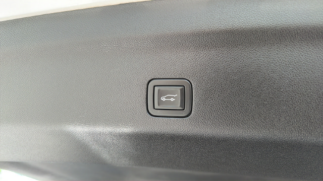 Used 2024 Chevrolet Suburban High Country AWD/4WD image 36