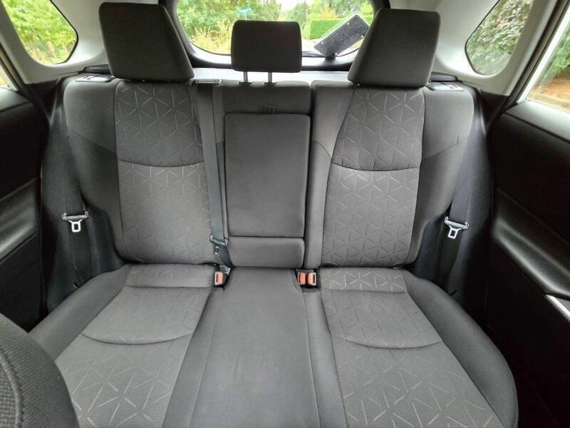 Used 2020 Toyota RAV4 XLE w/ Convenience Package image 16