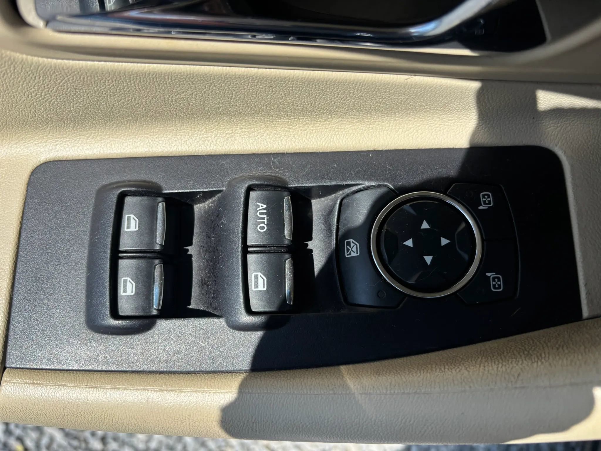 Used 2016 Ford Taurus SE FWD image 20