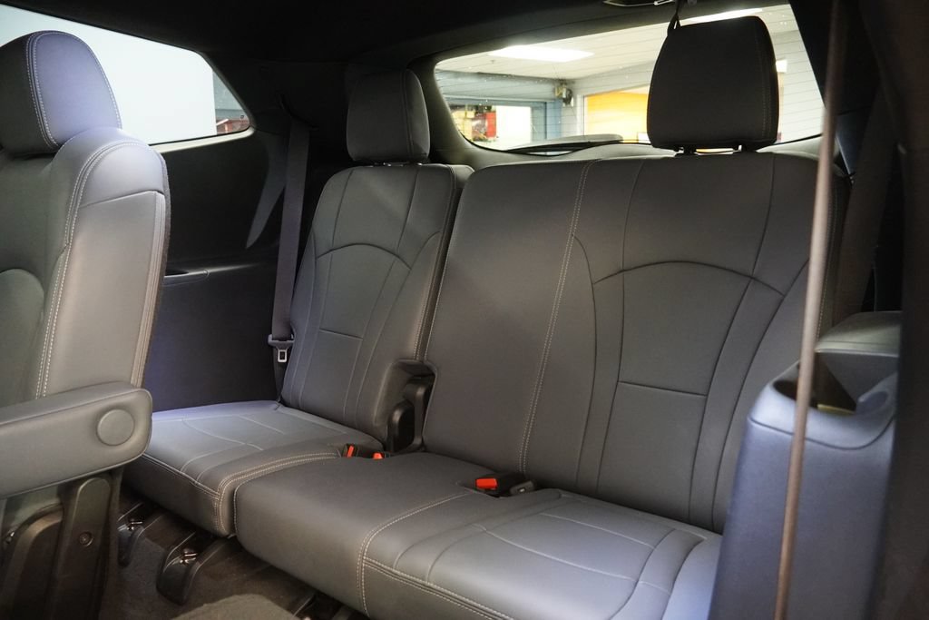 Used 2023 Buick Enclave Essence w/ Experience Buick Package AWD/4WD image 29