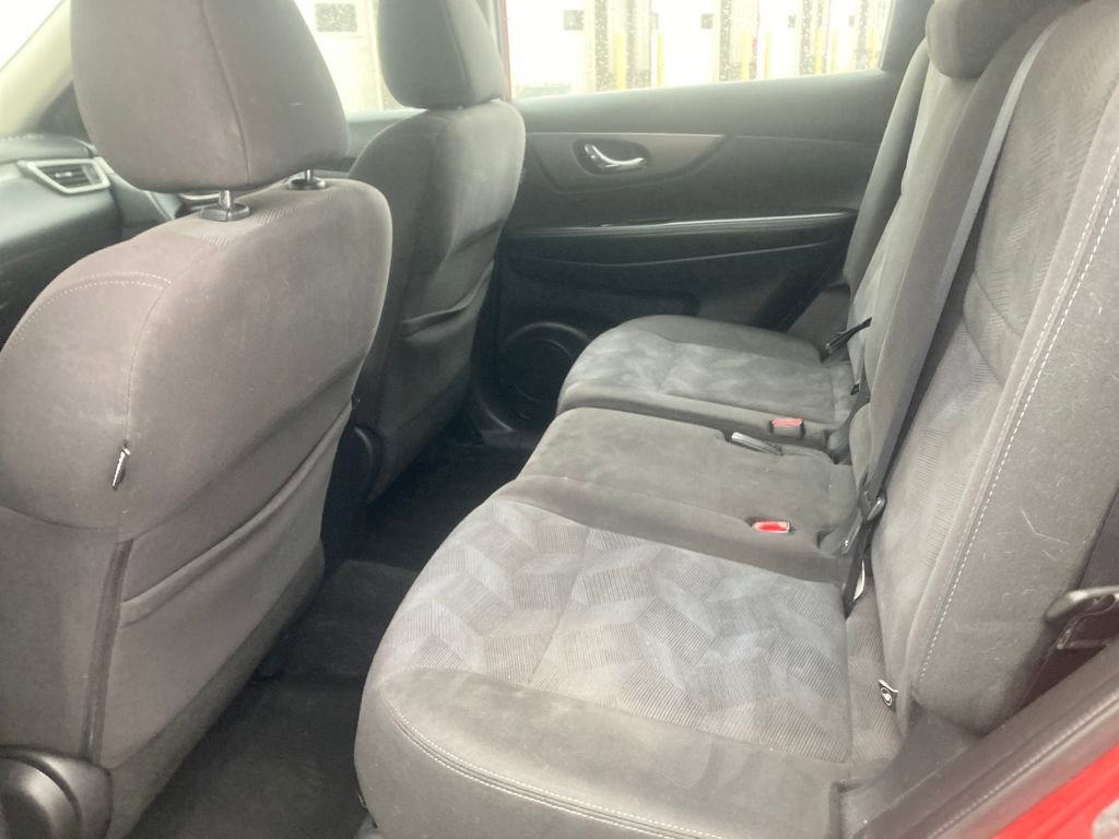 Used 2016 Nissan Rogue S image 32